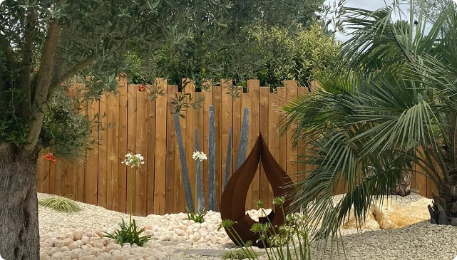 Palissade Bois avec massif de galets